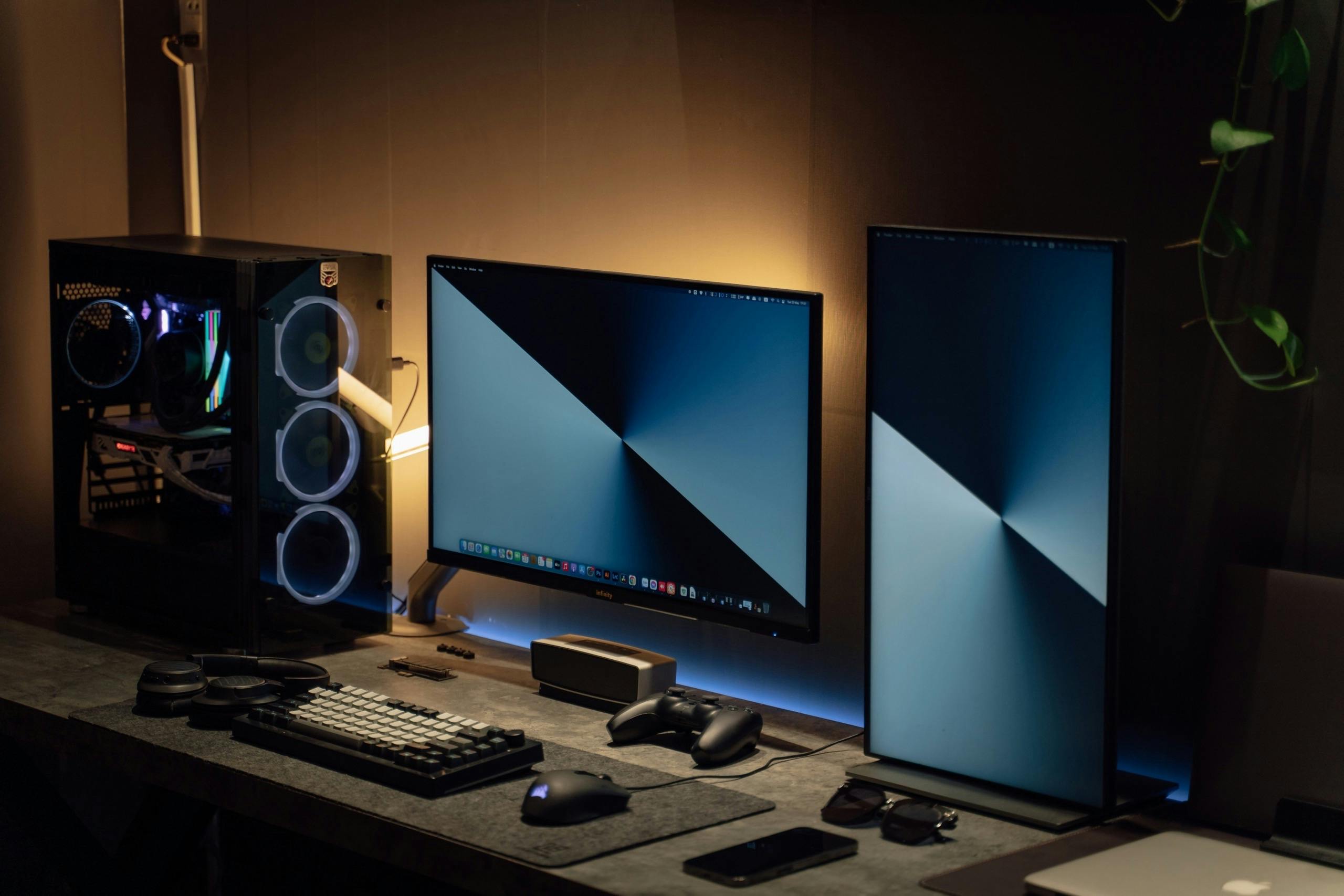 Dual Monitor (Horizontal + Vertical) Layout